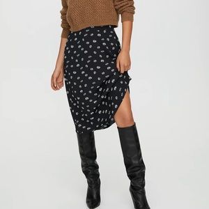 Aritzia Wilfred Daisy Skirt